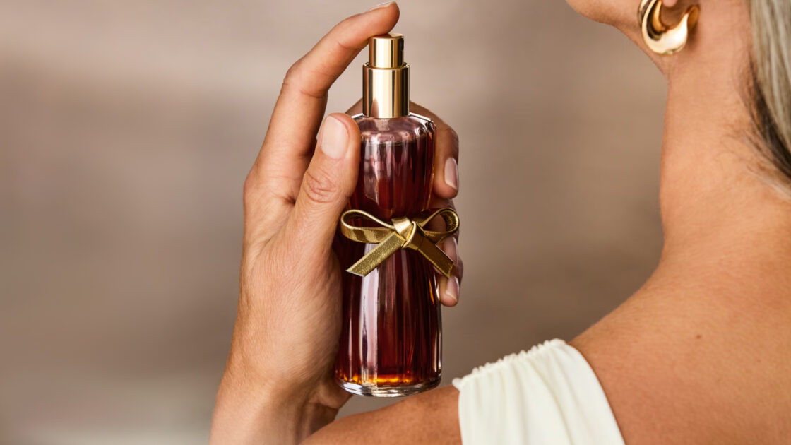 Trying Estee Lauder Youth Dew Scent